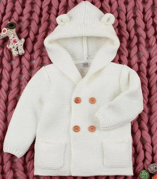 Chaqueta de Punto con Capucha para Bebés y botones de madera