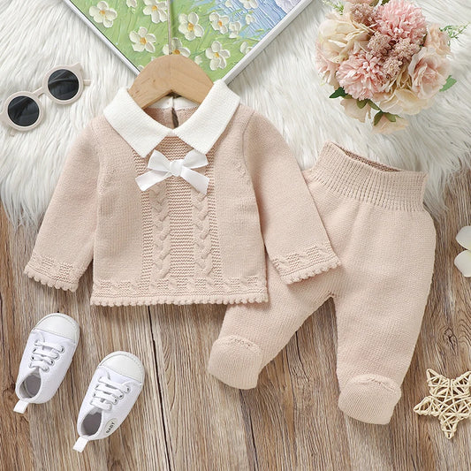 Conjunto de lana de jersey y pantalón para bebe niña con cuellos blancos