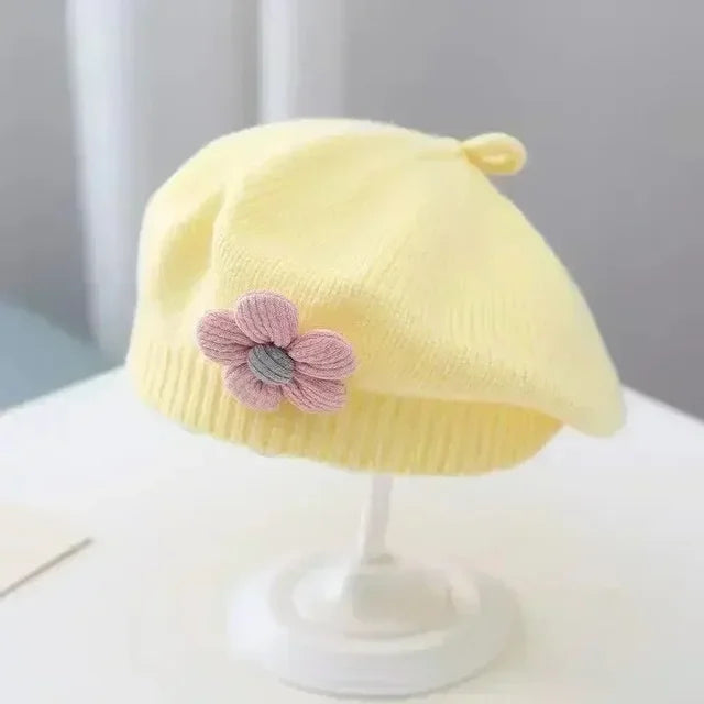 Boina de invierno para niña con flor